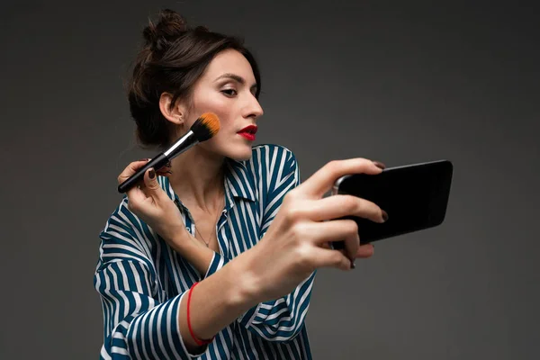 Beautiful Brunette Woman Making Make — Stock Photo, Image