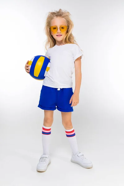 Jovencita Jugando Con Balón Estudio —  Fotos de Stock