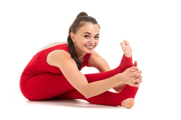 Mujer Haciendo Yoga Traje Deportivo Rojo Aislado Blanco —  Fotos de Stock