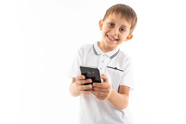 Emotionaler Junge Mit Smartphone — Stockfoto