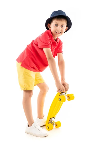 Menino Posando Com Skate Estúdio — Fotografia de Stock