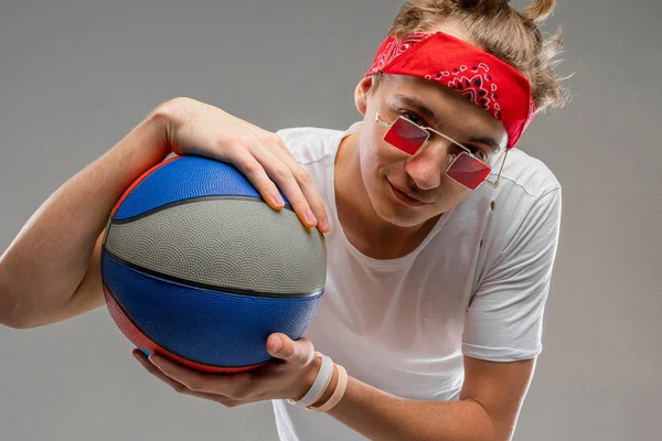 Cool Tenager Boy Ball Posing Gray — Stock Photo, Image