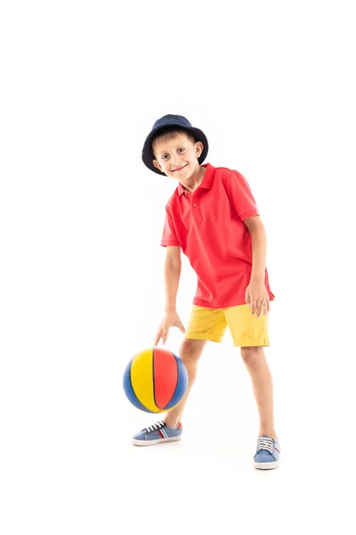 バスケット ボールの少年 — ストック写真