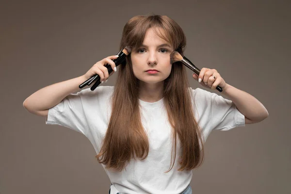 Junge Schöne Mädchen Make Artist — Stockfoto