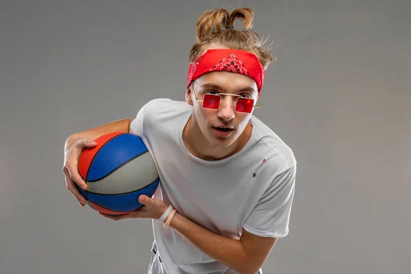 Cool Tenager Boy Ball Posing Gray — Stock Photo, Image