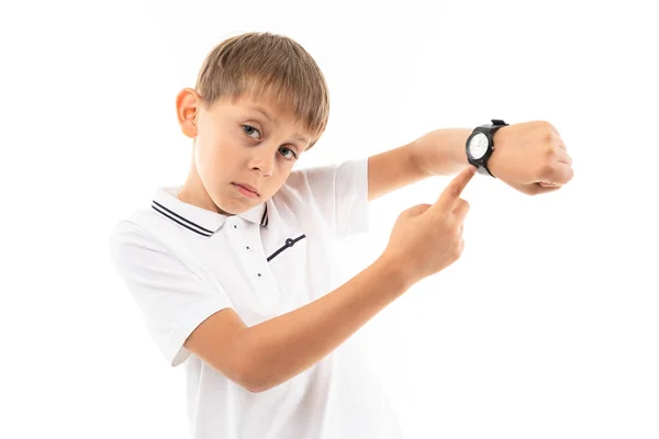 Junge Mit Uhr Gegen Weiß — Stockfoto