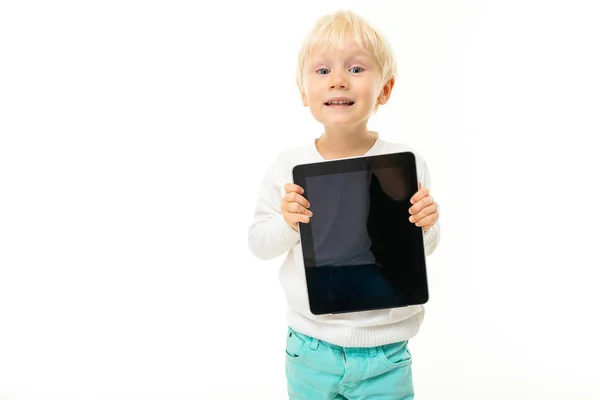 Schattig Jongetje Holding Tablet — Stockfoto