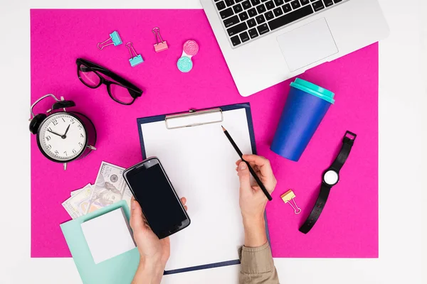 Üst görünüm çalışma masasında 