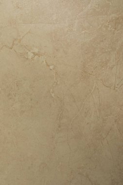 Bu bej rengi taş yüzey yumuşak dokulara ve hafif damarlara sahiptir, bu da onu modern iç mekanlar için mükemmel bir seçim yapar. Her yere sıcaklık ve zarafet katar..