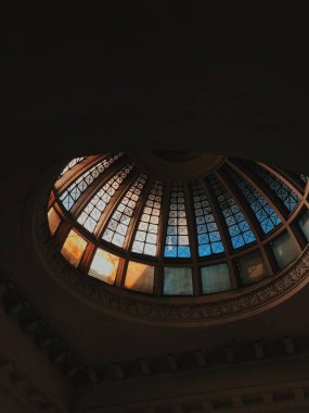 Güneş vurduğunda kubbenin ilginç rengi