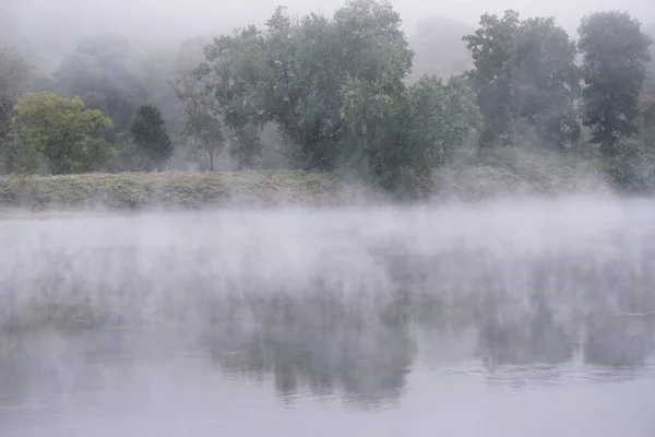 美国宾夕法尼亚州特拉华州的Shawnee 特拉华河流域特拉华河流域的晨雾升起 — 图库照片
