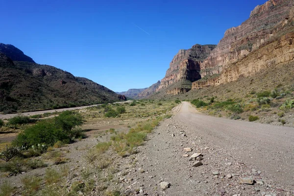 亚利桑那州Peach Springs 亚利桑那州Peach Springs Canyon的Picturesque Diamond Creek Road — 图库照片