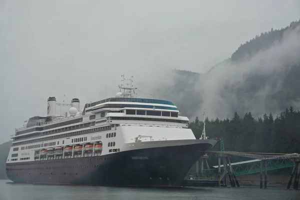 Hoonah Αλάσκα Holland America Cruise Ship Amsterdam Docked Hoonah Αλάσκα — Φωτογραφία Αρχείου