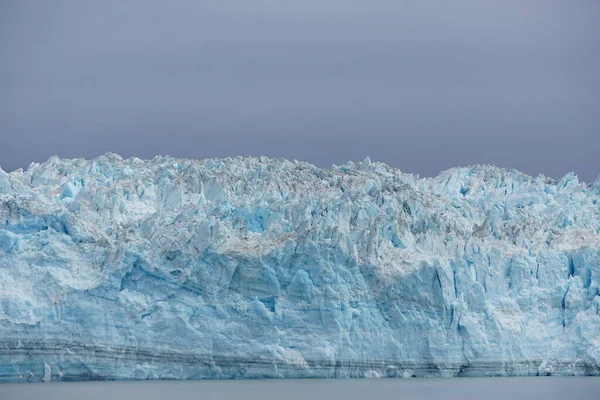 Disenchantment Bay Alaska Usa Nahaufnahme Des Hubbard Gletschers Unter Bewölktem — Stockfoto