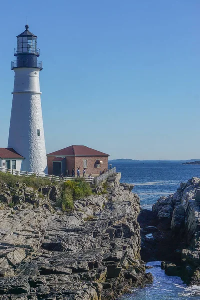 Cape Elizabeth Maine Usa Turisté Navštíví Portland Head Light 1791 — Stock fotografie