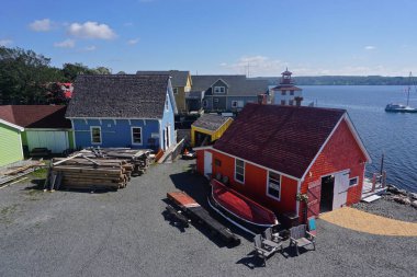 Pictou, Nova Scotia, Kanada: Nova Scotia 'nın Pictou kentindeki Hector Heritage Quay müzesindeki marangozluk ve nalbantların kopyaları.