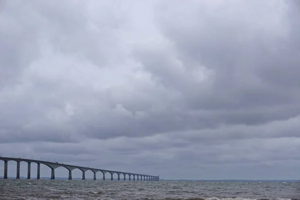 Confederation Bridge Spans Abegweit Passage Northumberland Strait Links Prince Edward — Stock Photo, Image