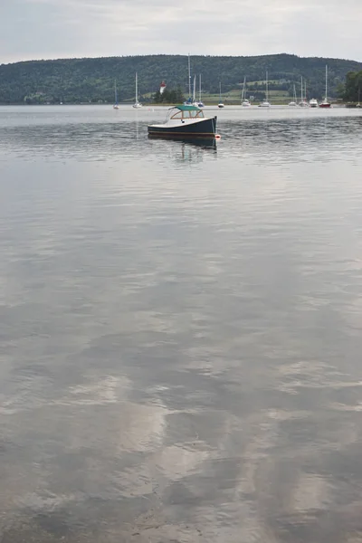 Baddeck Nova Scotia Καναδάς Μικρά Σκάφη Αγκυροβολημένα Στη Λίμνη Bras — Φωτογραφία Αρχείου
