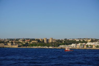 Rodos, Yunanistan: Ortaçağ duvarlı kenti 14. yüzyılın ortalarında Ege adası Rodos 'taki Saint John Hastanesi Şövalyeleri tarafından kuruldu..