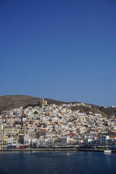 Hermoupolis Syros Griekenland Sint Nicolaaskerk Heuvel Met Uitzicht Huizen Winkels — Stockfoto
