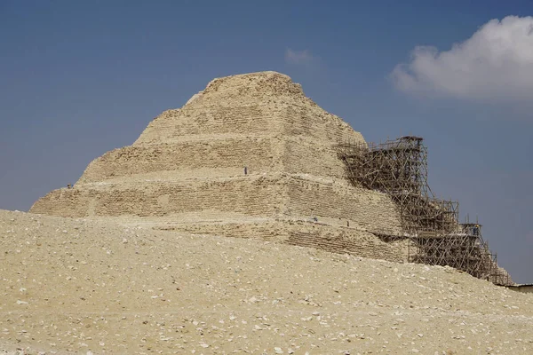 Saqqara Egypt Πυραμίδα Βήμα Του Djoser Υποβάλλονται Αποκατάσταση — Φωτογραφία Αρχείου