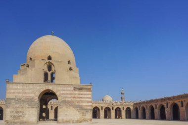 Kahire, Mısır: İbn Tulun Camii 'nin abdesti (MS 879) -- Kahire' nin en eskisi ve en büyüğü..