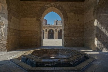 Kahire, Mısır: İbn Tulun Camii 'nin abdesti (MS 879) -- Kahire' nin en eskisi ve en büyüğü..