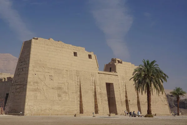 Luxor Ägypten Der Erste Pylon Von Medinet Habu Dem Totentempel — Stockfoto