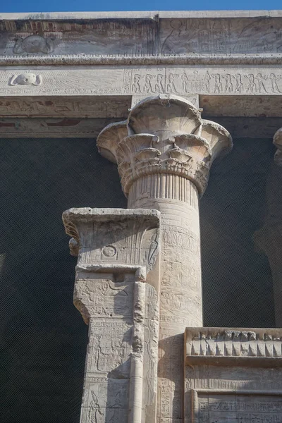 Edfu Egypten Detalj Kolumner Gården Till Templet Edfu Det Största — Stockfoto