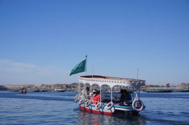 Aswan, Mısır: Nasser Gölü 'nde başlatılan fırlatmalar turistleri Agilkia Adası' na ve Batlamyus Krallığı sırasında inşa edilen,.