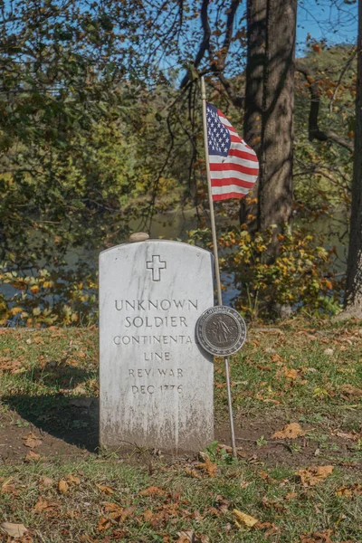 Washington Crossing Grave Unknown Soldier Continental Army Who Died Encampment — Stock Photo, Image