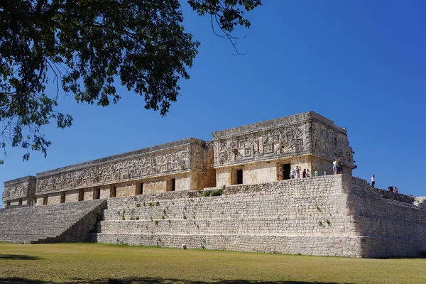 Uxmal México Turistas Visitam Palácio Governador Nas Antigas Ruínas Maias — Fotografia de Stock