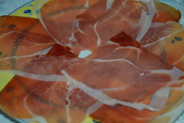 Nahaufnahme Eines Tellers Mit Spanischem Serrano Schinken Als Tapas — Stockfoto