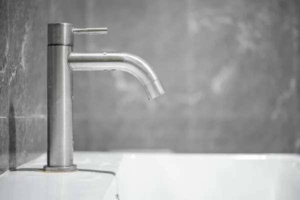 Grifo Grifo Lavabo Blanco Campaña Ahorro Agua — Foto de Stock