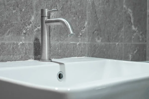 Grifo Grifo Lavabo Blanco Campaña Ahorro Agua — Foto de Stock