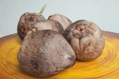 Hindistan cevizi eskidi..