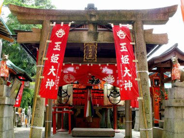 Kyoto, Japonya, 15 Temmuz 2016: Fuskimi Inari Taisha Tapınağı. Kyoto, Japonya