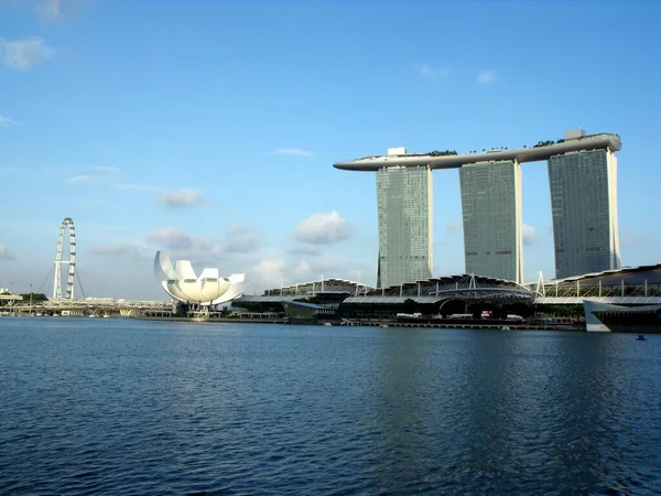 Singapur Března 2016 Pohled Záliv Marina Bay Slavným Ruským Kolem — Stock fotografie