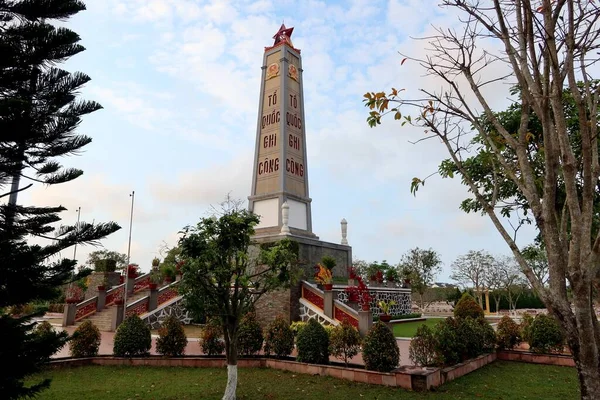 Hoi Vietnam Únor 2020 Pohled Pamětní Monolit Nachází Zahradách Hřbitova — Stock fotografie