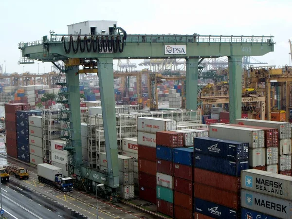 Singapore March 2016 Gigantic Crane Load Unload Containers Trucks Container — Stock Photo, Image