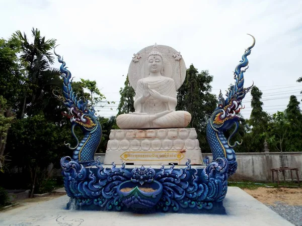 Chiang Rai Thajsko Června 2017 Wat Rong Suea Ten Buddhova — Stock fotografie