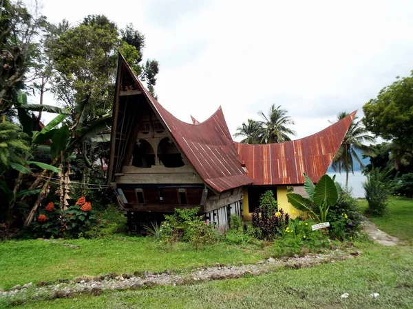 Pulau Samosir Lake Toba Σουμάτρα Ινδονησία Ιανουαρίου 2018 Παραδοσιακά Σπίτια — Φωτογραφία Αρχείου