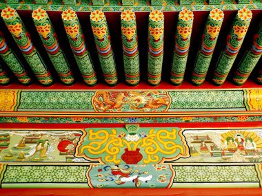 Beomeosa, Busan, Güney Kore, 27 Ağustos 2017: Beomeosa Budist tapınağı kompleksinin dışındaki renkli dekorasyon. Busan, Kore.