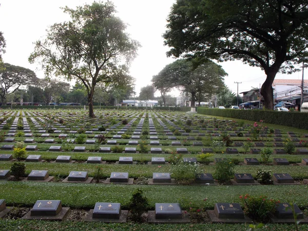 Kanchanaburi Tailandia Enero 2013 Cementerio Militar Combatientes Del Ejército Segunda —  Fotos de Stock