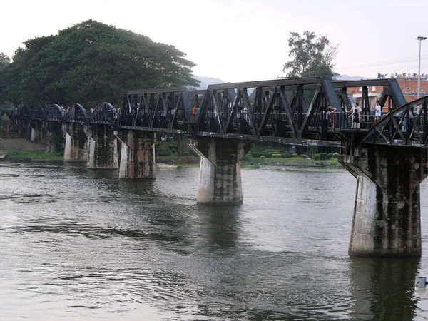 Kanchanaburi Ταϊλάνδη Ιανουαρίου 2013 Γέφυρα Στον Ποταμό Kwai Δεύτερος Παγκόσμιος — Φωτογραφία Αρχείου