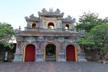 Hue, Vietnam, 14 Temmuz 2020, Hue Kalesi 'nin doğu kapısı. Vietnam