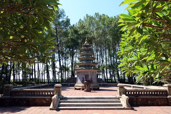 Odstín Vietnam Července 2020 Malá Pagoda Zahradách Nebeské Lady Pagody — Stock fotografie