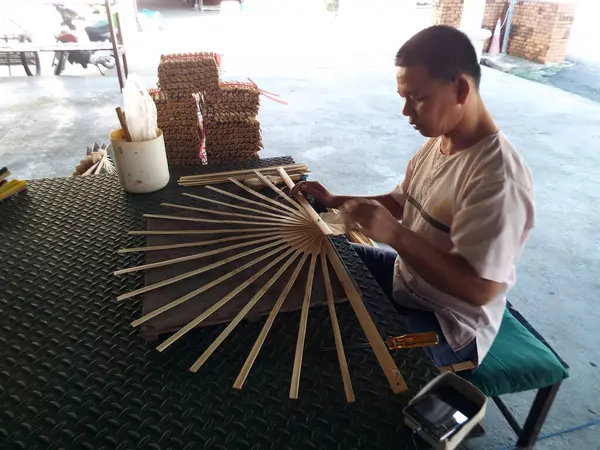 Bor Sang Chiang Mai Thailand December 2018 Craftsman Werkt Aan — Stockfoto