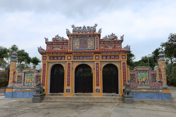 Hoi Vietnã Fevereiro 2020 Antiga Porta Entrada Templo Chua Phuoc — Fotografia de Stock