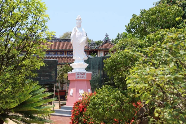 Hoi Єтнам Травня 2020 Скульптура Богині Милосердя Садах Храму Чуупхуок — стокове фото